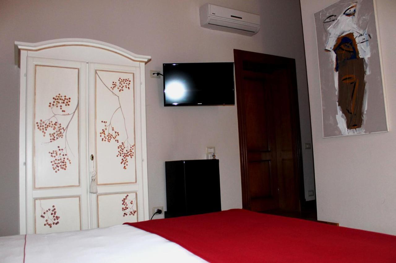 B&B Milu' Кротоне Экстерьер фото